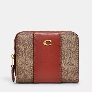 Coach Essential Billfold Wallet In Colorblock Signature Canvas
